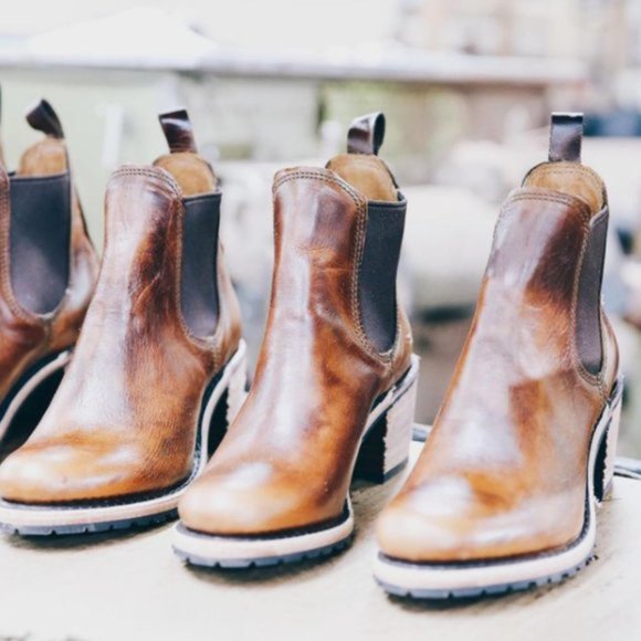 Frye Sabrina Chelsea Burgundy Genuine Leather Vintage-Retro Moto Ankle Booties - Picture 3 of 16